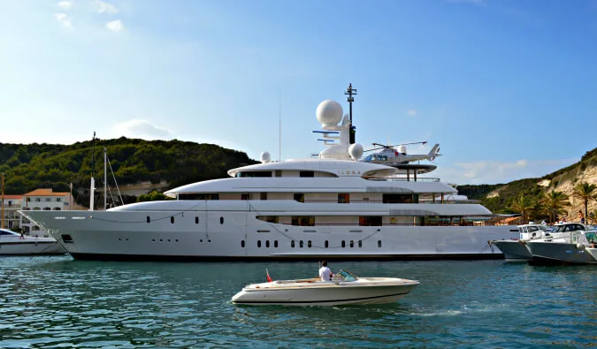 How Arielle Found a Job Working on a Yacht
